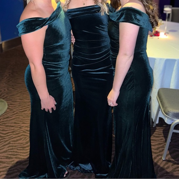 Velvet Green Dress - Picture 1 of 6